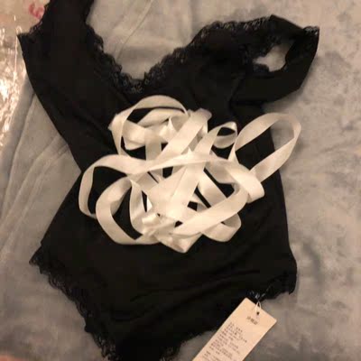 面料很舒服很光滑,手感很舒服,有弹性,好评 面料很舒服很光滑,手感很舒服,有弹性,好评