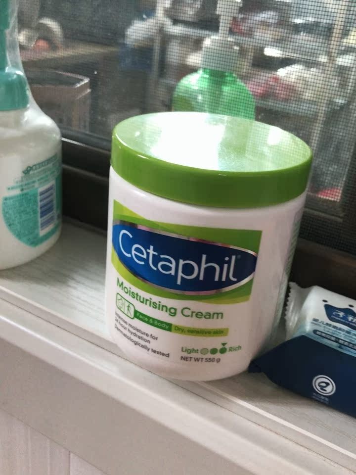 真心分享丝塔芙大白罐乳液/面霜优缺点如何?真实经历爆料诉说