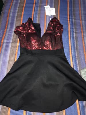 非常性感的一条裙子，质量没话说，发货也很快，五星好评！