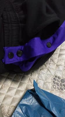 说好的魔术贴呢？   走丢啦？