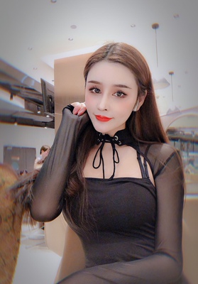 衣服很喜欢 挺漂亮的 就是面料有点亮 反光 如果面料不发亮就完美了