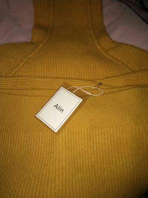 嗯娜主播推荐，毛衣收到了，质量很好，羊驼绒穿着很暖和，值得推荐。发货速度很快