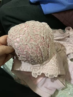 宝贝收到,颜色好看,蕾丝质量和做工都不错,我买过这内衣,非常好穿,喜欢 宝贝收到,颜色好看,蕾丝质量和做工都不错,我买过这内衣,非常好穿,喜欢