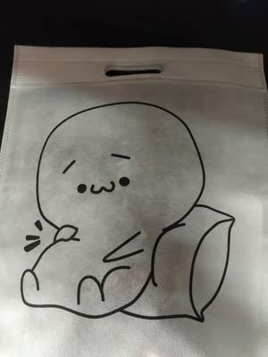 裙子超级可爱！但是因为我体型像老板送的袋子上的人物阻止了我的想象，呜呜呜