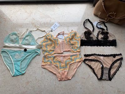 舒服度还是不错的，就是罩杯的型包裹性没有专柜的内衣好，不是完全能贴身。