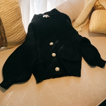 French elegant socialite temperament thick bar knitted V-neck pearl buckle short bat sleeve black sweater jacket cardigan