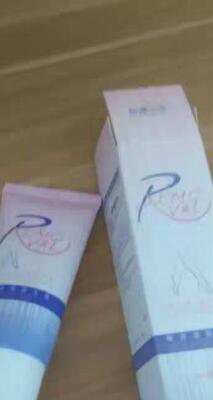 童鞋们！！半，价买滴哟！公 总，号搜：[很合适]再去买，超级好！！！！排在最上面的那个才是哦！！脱毛效果不错，没什么味道，脱毛很干净，不错，毛脱的又快又干净，对皮肤一点刺激也没有，物流信息快，服务态度很好，在胳膊上抹上去没有刺激皮肤，然后汗毛去的很干净。我涂在小腿上没有什么刺激作用，果断好评，味道很好看，一点刺激也没有，看看有淡淡的香气，脱的很干净，昨天耳后用了一点没有过敏现象，今天早晨就用了胳膊，没有过敏现象，温和不刺激，是正品，物流很快，是正品，挺好用，