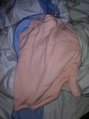 衣服收到了，确实挺不错的，里面有超级厚的超级厚的绒绒   如果加绒的穿起来超级暖和。