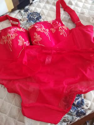 衣服收到了,很满意是正品,谢谢店家,还送一条,以后会经常光顾你家的 衣服收到了,很满意是正品,谢谢店家,还送一条,以后会经常光顾你家的