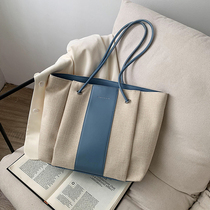 Canvas bag ins Japanese niche Bao Ma goes out with a lightweight bag female messenger small wild forest shoulder bag simple