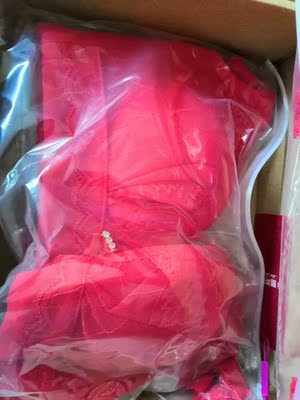 还没有穿，就是洗了有点轻微掉色，等穿过再来追评好不好