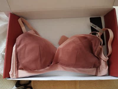 很棒,已经第二次购买了,关键是它便宜又好看。穿上也很舒服。以后都会回购 很棒,已经第二次购买了,关键是它便宜又好看。穿上也很舒服。以后都会回购