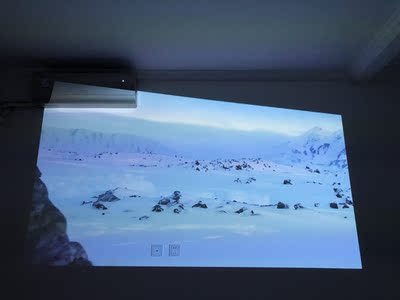 请指教网友热问：微鲸投影仪k1怎么样，微鲸对比坚果投影仪哪个好