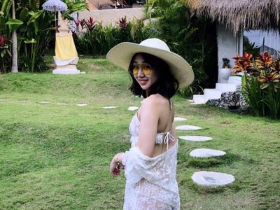 买了2套都很喜欢，质量都超级好，开始还以为白色的会透，但是真的不会透，里面带内衬的，卖家很用心，设计的也很合理。搭配外套穿起来很仙，不太会拍照，但是觉得有用很有气质。这是一家不错的淘宝店 很耐思👍