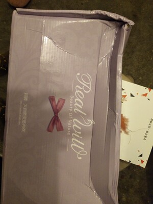 老客户了，每次都选无钢圈无海绵的，上身很舒服。物流公司很差，每次到货快递都变形了，希望卖家能和物流交流一下