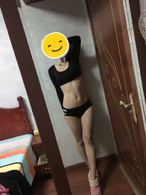 身高168,体重110。肩比较宽 穿m正好。这个泳衣质量不错,挺舒服的,很厚,而且底下的泳裤不紧也不小,不会漏太多。好评嘻嘻。 身高168,体重110。肩比较宽 穿m正好。这个泳衣质量不错,挺舒服的,很厚,而且底下的泳裤不紧也不小,不会漏太多。好评嘻嘻。