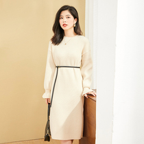 Seven Volume One cut autumn and winter temperament round neck lamp sleeve micro split apricot color knitted sweater dress 714