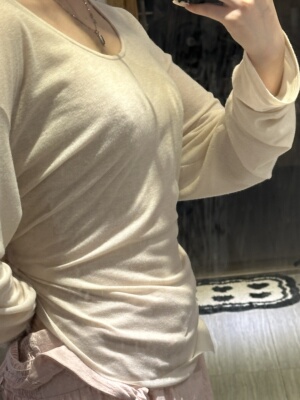 不是 谁家内衣是尖的啊 尴尬死了 刚出门又回家换 早八本来就烦啊啊啊啊啊服了啊 最后一张同样也是蕾丝款 😅