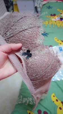 宝贝很漂亮也很喜欢。小胸妹子的福星。再下手。买两件。喜欢的妹子们。可以下手啦。不掉色，价格还便宜，非常的好。你值得拥有。质量很棒，不粘手不掉色，价格还便宜，非常的好。实物跟图片一样漂亮！这个算是值了