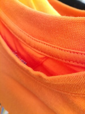 和卖家描述的一致！！纯棉的，码数标准，洗不掉色，舒适度不错！颜色可以自由选择，非常不错！包装完好，发货速度快！态度不错！