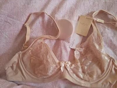 非常舒服，比在店里买的还合适，以后就在你家买了，不褪色，不起球，副乳收的很好👍👍👍适合大胸的妹子，准备再回购一套