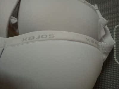 服务差!第一次买发错颜色。第二次买,质量差!售后叫我直接留下来。???exm因为便宜吗?!灰色有色差!!! 服务差!第一次买发错颜色。第二次买,质量差!售后叫我直接留下来。???exm因为便宜吗?!灰色有色差!!!