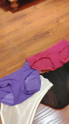 内裤质量挺好的,买3赠1,手洗也方便,干的也快,过年了,就是图个喜庆,换个新内裤。年前物流紧张,也算是很快了。 内裤质量挺好的,买3赠1,手洗也方便,干的也快,过年了,就是图个喜庆,换个新内裤。年前物流紧张,也算是很快了。