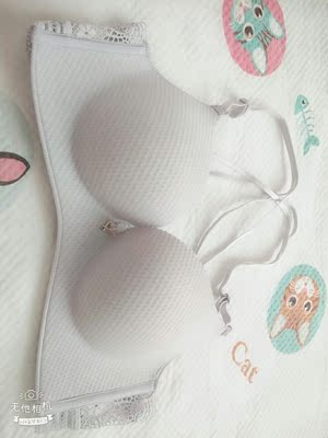 内衣收到了,因为喜欢这种美背款式的内衣,所以每个颜色都拍了。和想象一样,带子不勒,也很亲肤。有一点小性感,聚拢效果很满意! 内衣收到了,因为喜欢这种美背款式的内衣,所以每个颜色都拍了。和想象一样,带子不勒,也很亲肤。有一点小性感,聚拢效果很满意!