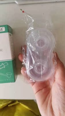 2套的很划算,之买别家的便宜一些的质量不行,从新买了这个矫正器很好,包装什么的都挺好的,物流也蛮快,买之前也做了不少功课,并不是只有当了妈妈才需要用,我的情况属于比较轻的,但是为了追求完美体型还是希望乳头能够更好看一些~多家对比下来,还是选中了这家,使用感各方面都挺满意的。连续用了一周多吧,一开始吸会疼,现在已经没什么感觉了。 躺下乳头就会凸出来了,不过白天在衣服里还是缩进去的,已经可以很容易就弄出来了 2套的很划算,之买别家的便宜一些的质量不行,从新买了这个矫正器很好,包装什么的都挺好的,物流也蛮快,买之前也做了不少功课,并不是只有当了妈妈才需要用,我的情况属于比较轻的,但是为了追求完美体型还是希望乳头能够更好看一些~多家对比下来,还是选中了这家,使用感各方面都挺满意的。连续用了一周多吧,一开始吸会疼,现在已经没什么感觉了。 躺下乳头就会凸出来了,不过白天在衣服里还是缩进去的,已经可以很容易就弄出来了