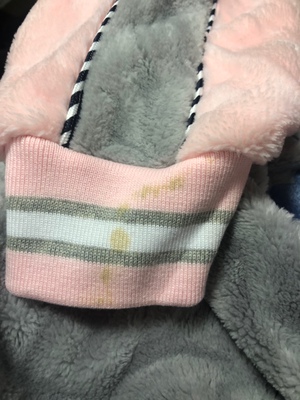 衣服质量差，退回去超重了要15块，卖家说运费险是10块，当时就有说好的15块，他们也说好，现在又说不承担运费险的。醉啦&hellip;&hellip;衣服差劲的要死，拿人家穿过退货的衣服发给我，恶心极啦