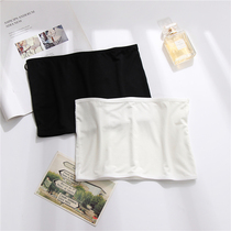 Model wipes breast with shoulder wrapped in summer thin chest appears chest and wears anti-walking inside