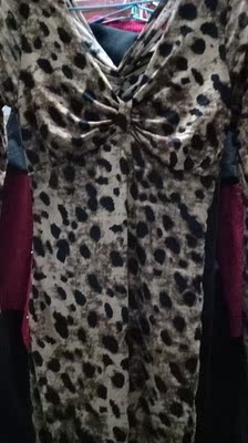 质量太差，根本不值这个价，还有一大股味道，洗都洗不掉！