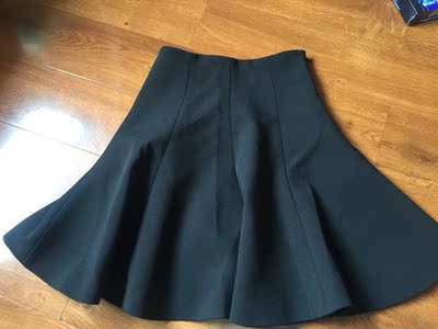 质量超级好 版型无敌赞！高腰的遮住腰的部分的话就有点显矮 可能是我自己不高吧hhh