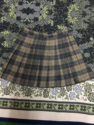 还可以 薄厚适中 修身修的一般吧 总体来说还满意吧,.