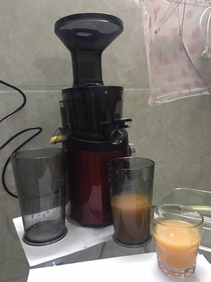 分析Hurom惠人HUES790WN原汁机怎么样，真的是原装进口的吗？怀疑中