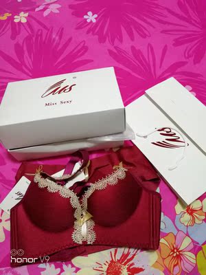 包装精致，内衣也好看。试穿了，效果不错。