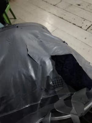 包装严重破损 物流不负责任 买一回就凉凉了 包装严重破损 物流不负责任 买一回就凉凉了