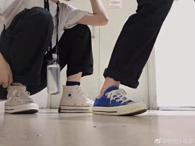 鞋质量很好，款式时尚很好搭配，尺码标准，满意！