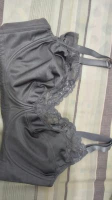 收到货，上身一试，简直是无可挑剔，真的太舒服了，很薄就是我一直想要买的内衣，真的是适合大胸美女，准备再复购。