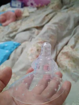 下单三四天终于收到货了,打开质量很好,前面买了好几个都不好用,宝宝每次吃奶都老哭闹,这次乖乖的吃奶了,解决了一大难题,果断的收藏了,宝妈们需要的赶紧下单吧! 下单三四天终于收到货了,打开质量很好,前面买了好几个都不好用,宝宝每次吃奶都老哭闹,这次乖乖的吃奶了,解决了一大难题,果断的收藏了,宝妈们需要的赶紧下单吧!