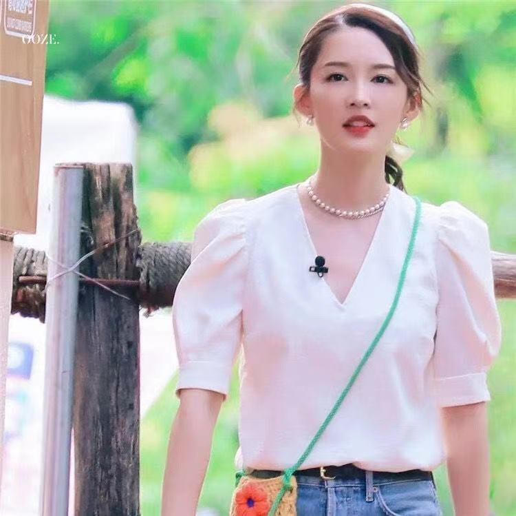 快乐大本营李沁明星同款衣服女白色v领泡泡袖衬衫短袖上衣女夏