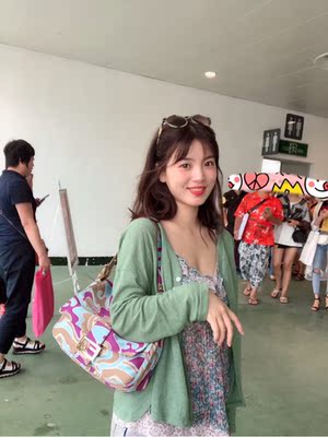 ！！！！适合腰细的人穿真的 我腰围68左右平胸 穿这个挺露的&hellip; 身高167 感觉长度不够 然后就是好露 &hellip;&hellip;