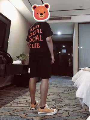 卖家超有耐心的，发货换货都一级快。鞋子很很好看，尺码确实偏大 一开始照着平时穿的码买结果大了 很快就换货成功啦～开心