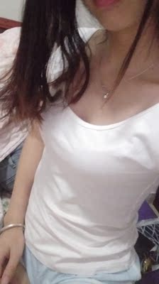 童鞋们！！半.价买滴哟！公 总~号搜：【常常惠】再去买，超级给力！排在最上面那个才是哦！面料柔软质感非常喜欢，颜色款式样样好穿着合适五星好评，质量很好，面料摸着也很舒服。质量一如既往的好，卖家服务好，面料柔软质感非常喜欢，颜色款式样样好穿着合适五星好评，舒适柔软透气吸汗很舒服，很显瘦。穿起来很好看，第一次买非常好。上身效果好，主要是这个颜色我很喜欢，穿上性感迷人，是夏天必备衣服，感觉自己美美的，好评(o^^o)，上身也很好看，喜欢，很漂亮的衣服，