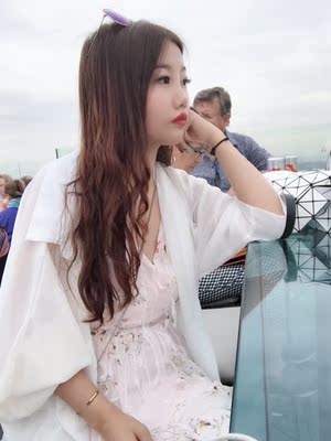 轻薄，很喜欢，适合度假遮太阳，百搭