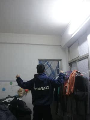 整体效果不错 上身非常帅  就是为什么少个扣呢？