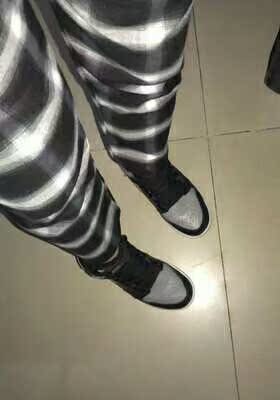 这个色系的随便搭都好看。。我只能说一句真**帅。。。