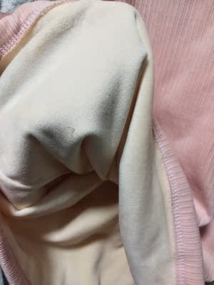 里面的绒非常舒服，很喜欢这种的，就是有的地方有线头，不过不影响。