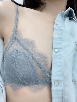 内衣特别好看，仙气十足，蕾丝边很柔软，一点都不扎人，穿过这种内衣之后都不想穿带钢圈的了，推荐