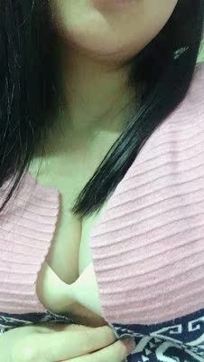 第一次穿充气内衣还怕不舒服什么的，真的是完全多虑了，内衣包装精美，上身特别服帖，魔术贴粘贴也很牢固，聚拢效果也特棒，胸部瞬间有型了！卖家也特别体贴，里面都配有使用的说明书！